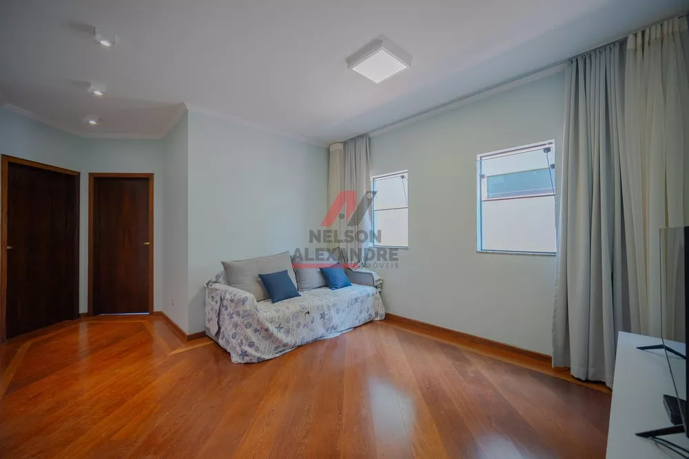 Casa, 3 quartos, 268 m² - Foto 2