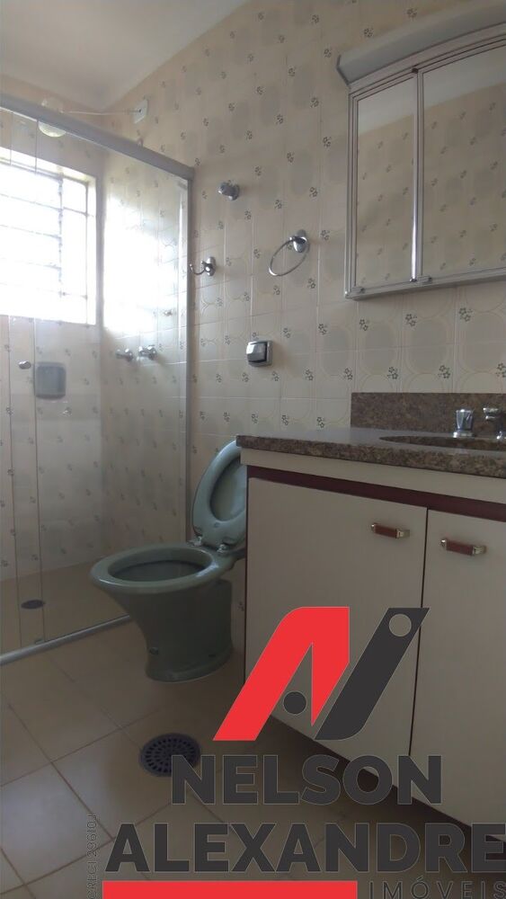 Sobrado à venda com 3 quartos, 208m² - Foto 2