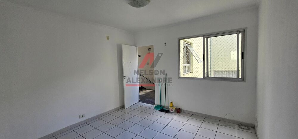 Apartamento à venda e aluguel com 2 quartos, 48m² - Foto 11