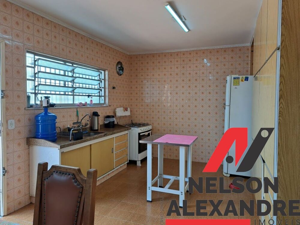 Casa, 3 quartos, 250 m² - Foto 11