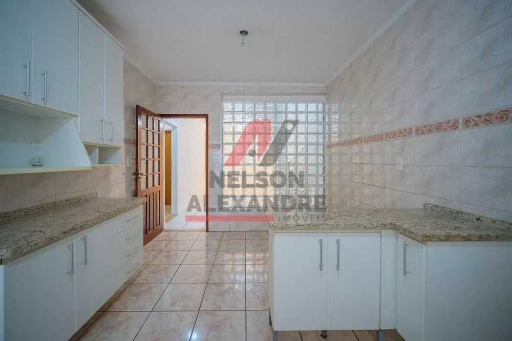 Casa, 4 quartos, 250 m² - Foto 4
