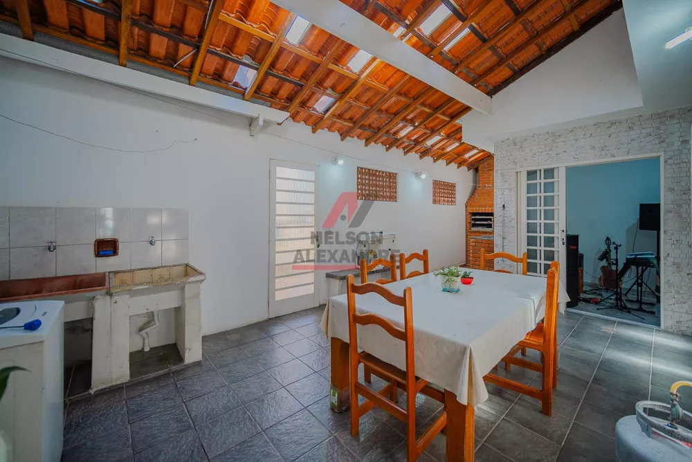 Casa, 3 quartos, 239 m² - Foto 6