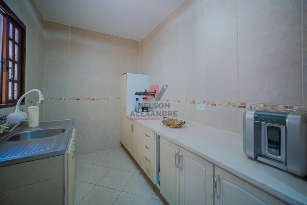 Casa, 3 quartos, 239 m² - Foto 1