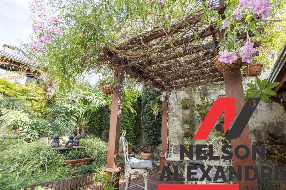 Casa à venda com 2 quartos, 300m² - Foto 27