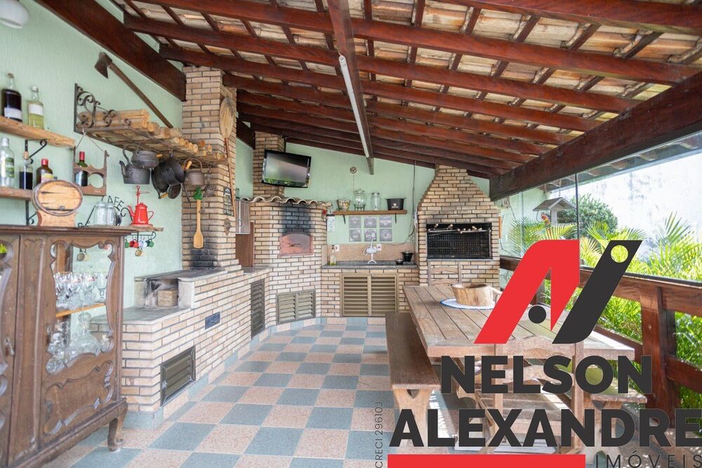 Casa à venda com 2 quartos, 300m² - Foto 7