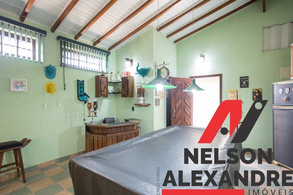Casa à venda com 2 quartos, 300m² - Foto 3
