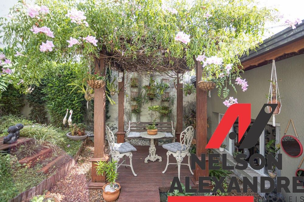 Casa à venda com 2 quartos, 300m² - Foto 23