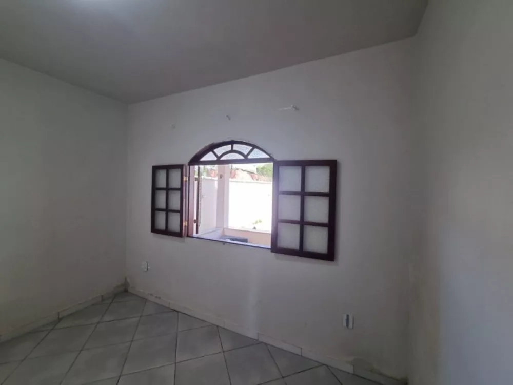 Casa à venda com 2 quartos, 200m² - Foto 3