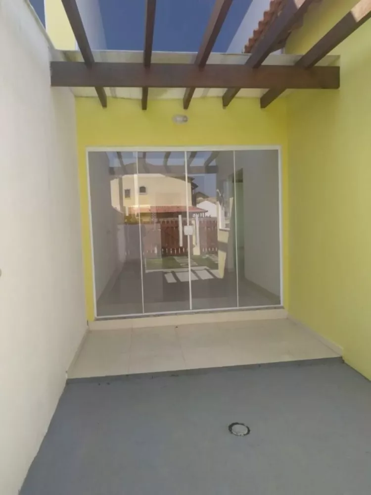 Casa à venda com 2 quartos, 140m² - Foto 2