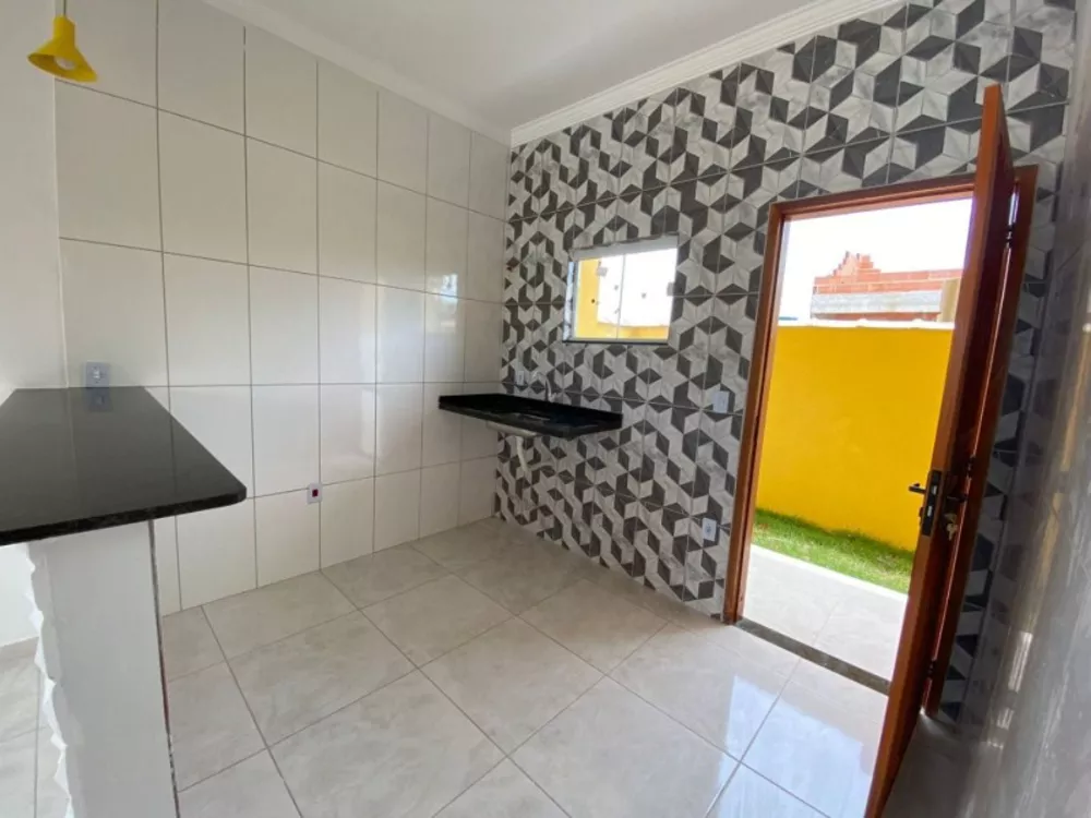 Casa à venda com 2 quartos, 120m² - Foto 2