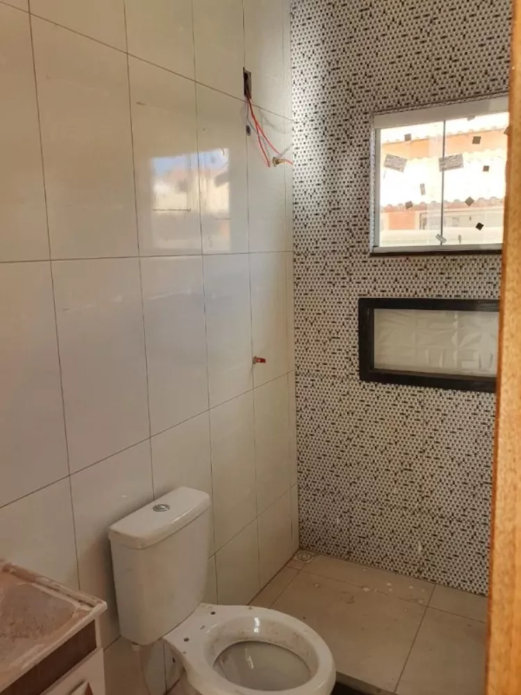 Casa à venda com 2 quartos, 200m² - Foto 4