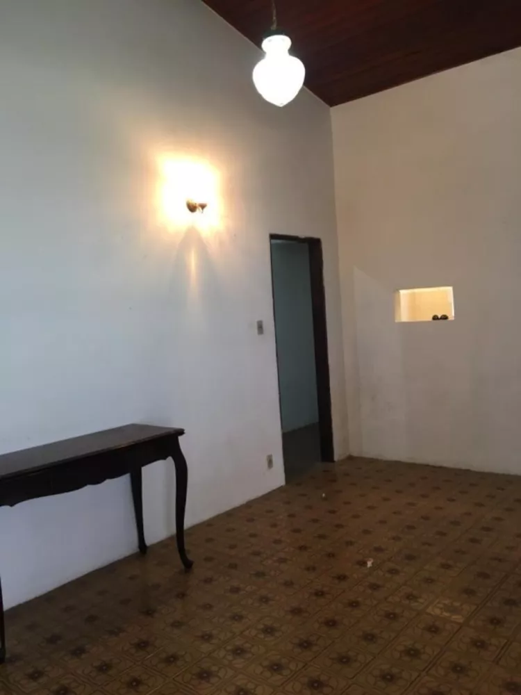 Casa à venda com 2 quartos, 330m² - Foto 4