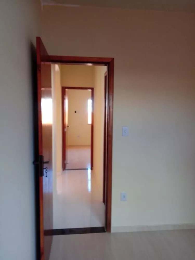 Casa à venda com 2 quartos, 120m² - Foto 3