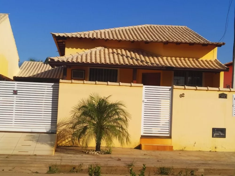 Casa à venda com 2 quartos, 120m² - Foto 1