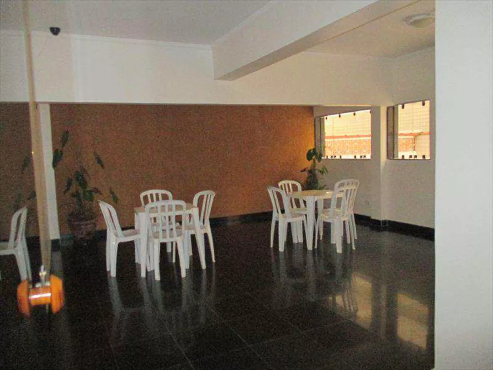 Apartamento à venda com 2 quartos, 70m² - Foto 18