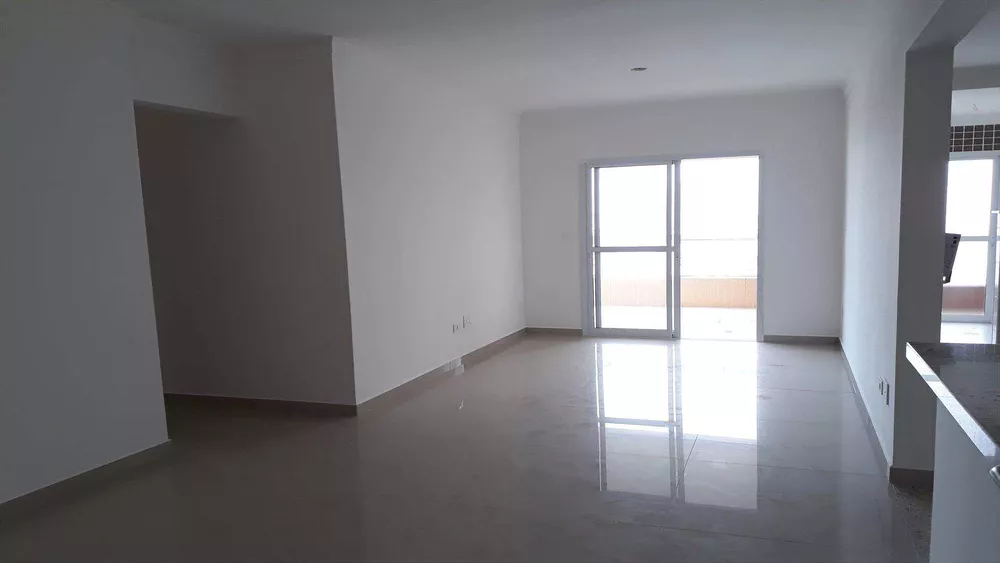 Apartamento à venda com 3 quartos, 130m² - Foto 1