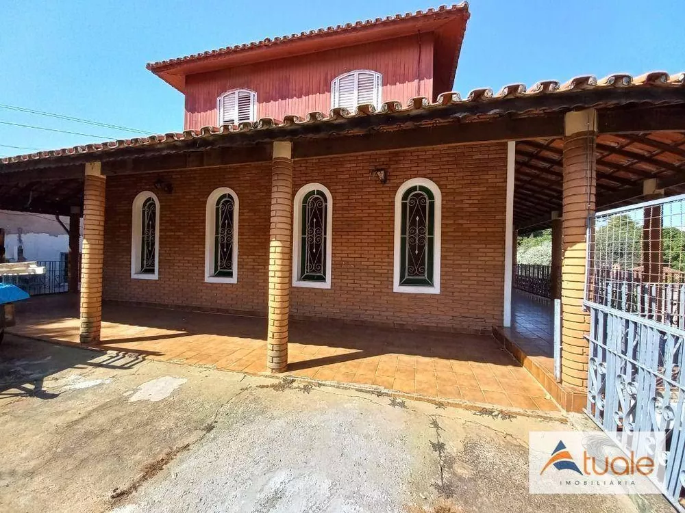 Casa à venda com 6 quartos, 200m² - Foto 1