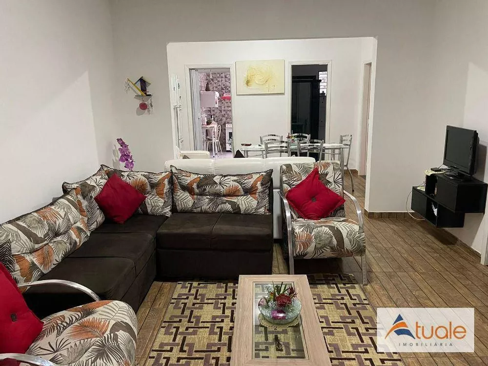 Casa à venda com 3 quartos, 220m² - Foto 2