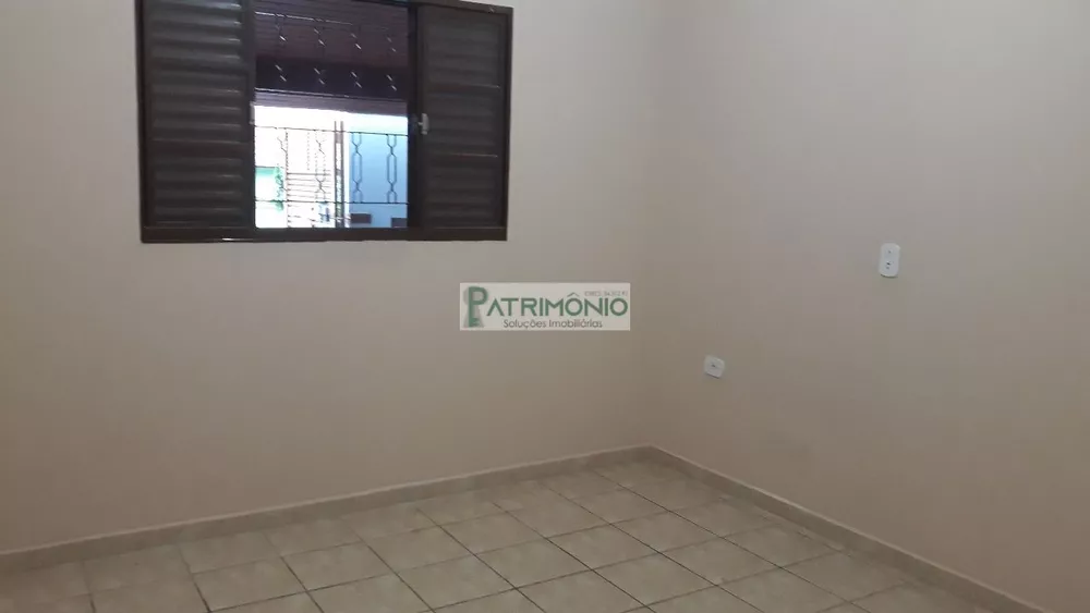 Casa à venda com 2 quartos, 80m² - Foto 3