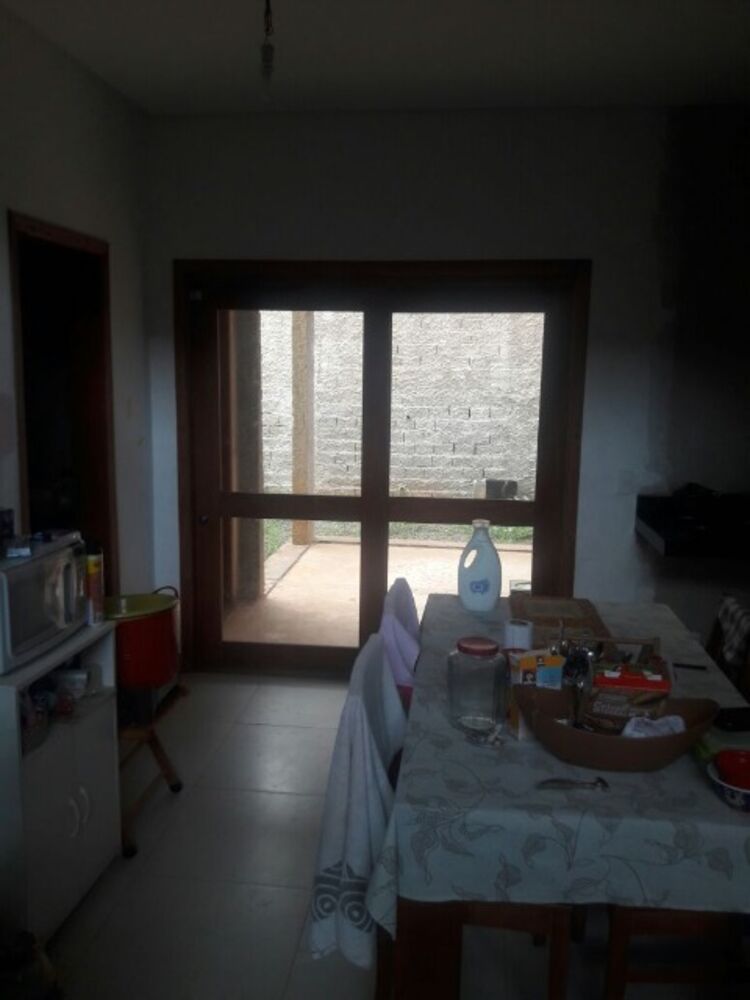 Casa à venda com 4 quartos, 200m² - Foto 1