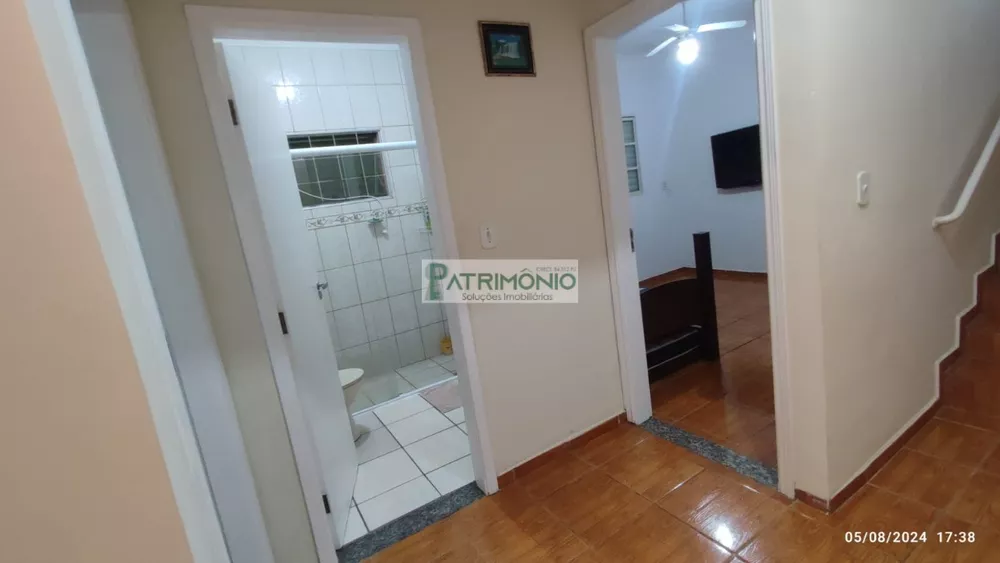 Chácara à venda com 3 quartos, 200m² - Foto 2