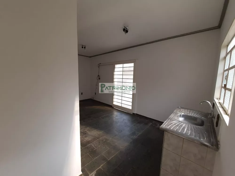 Casa para alugar com 1 quarto, 40m² - Foto 2