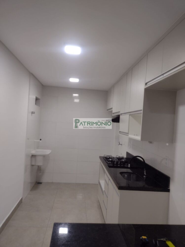 Apartamento para alugar com 3 quartos, 69m² - Foto 2