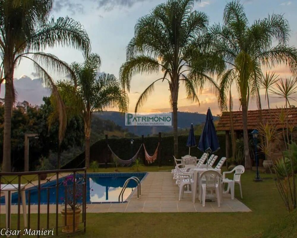 Chácara, 5 quartos, 1354 m² - Foto 1