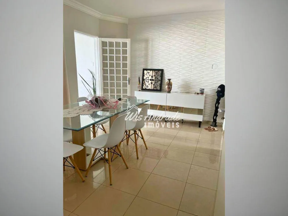 Casa, 5 quartos, 201 m² - Foto 2