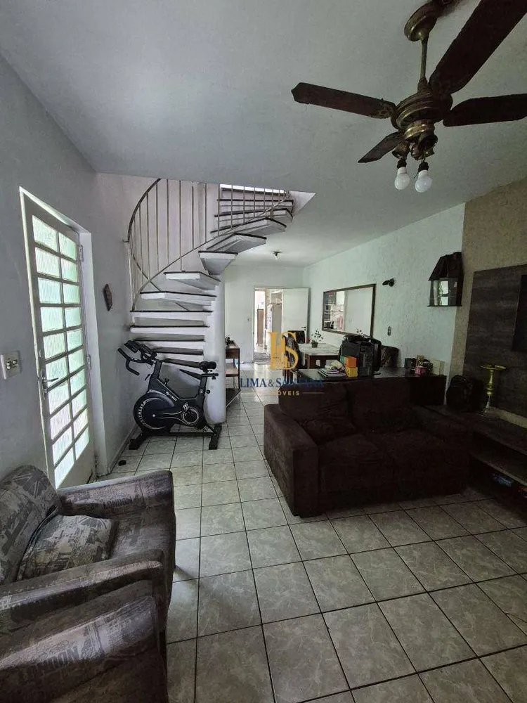 Sobrado, 3 quartos, 217 m² - Foto 3