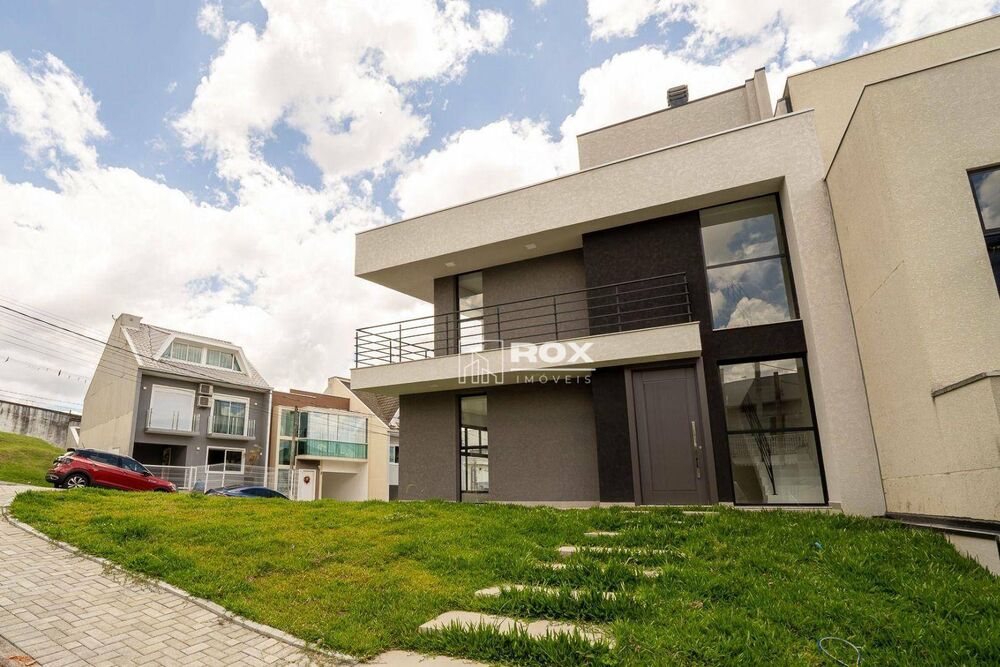 Casa de Condomínio à venda com 3 quartos, 242m² - Foto 1