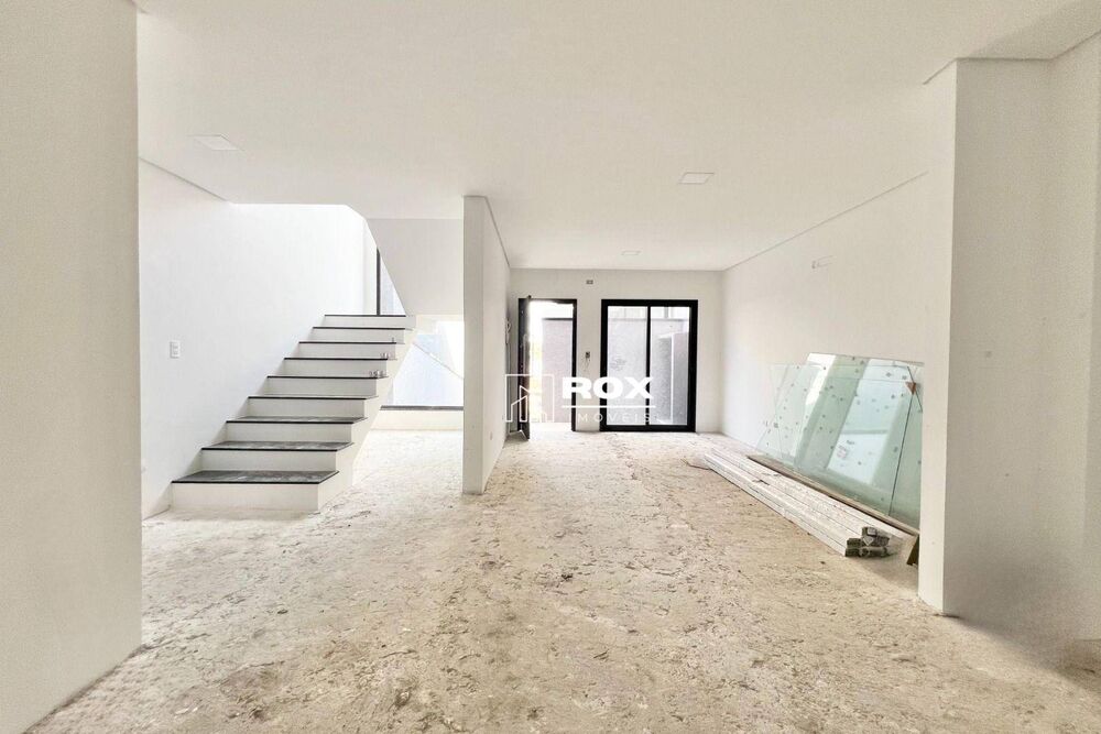 Sobrado à venda com 3 quartos, 110m² - Foto 1