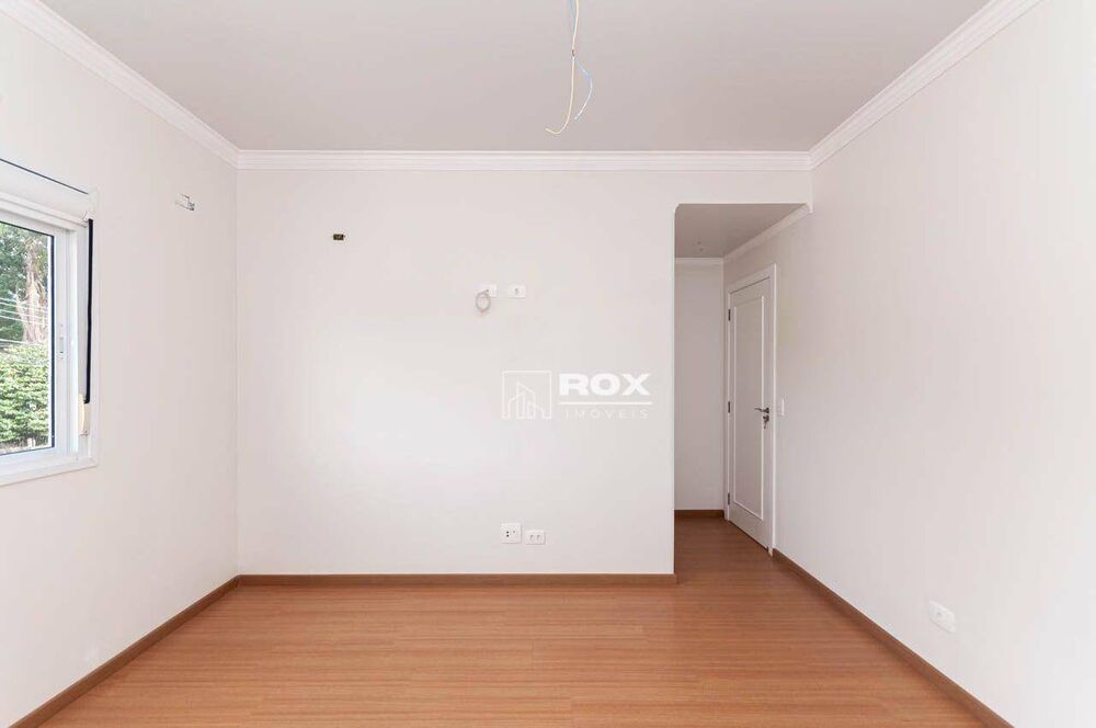 Casa de Condomínio à venda com 4 quartos, 354m² - Foto 2