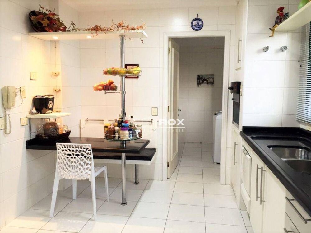 Apartamento à venda com 3 quartos, 149m² - Foto 13