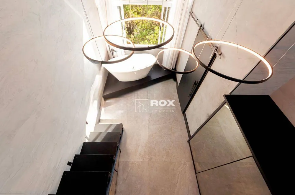 Cobertura, 3 quartos, 218 m² - Foto 2