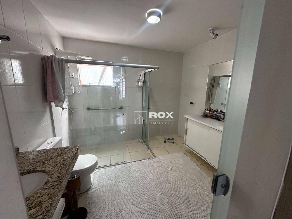 Casa, 4 quartos, 305 m² - Foto 2