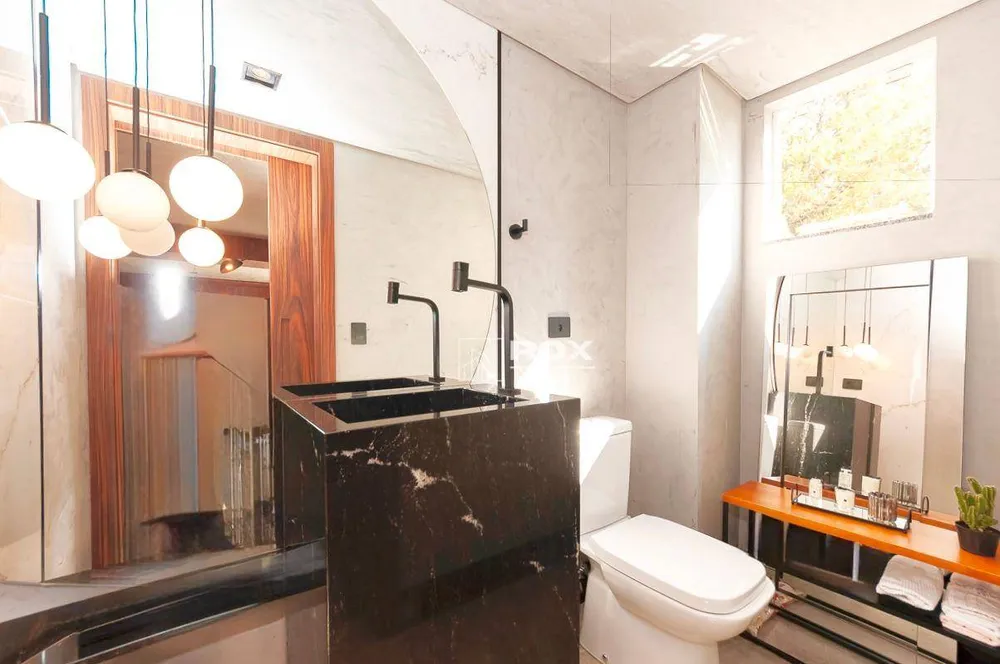 Cobertura, 3 quartos, 218 m² - Foto 2