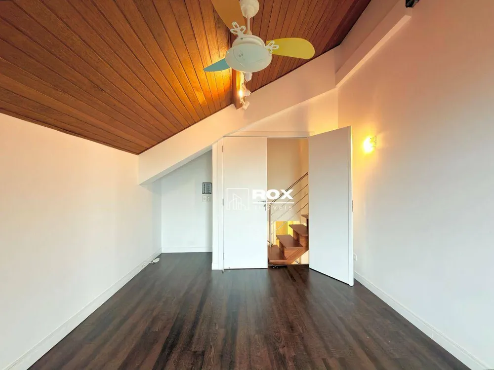 Casa, 6 quartos, 240 m² - Foto 10