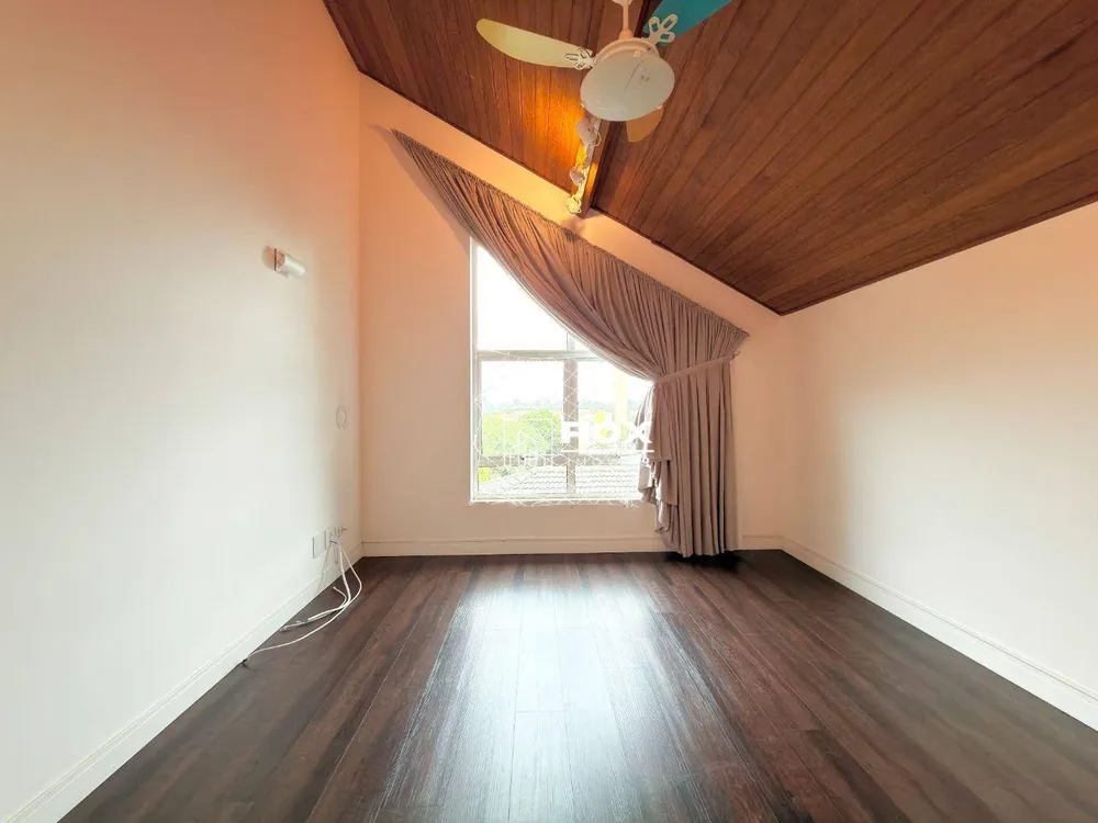 Casa, 6 quartos, 240 m² - Foto 9