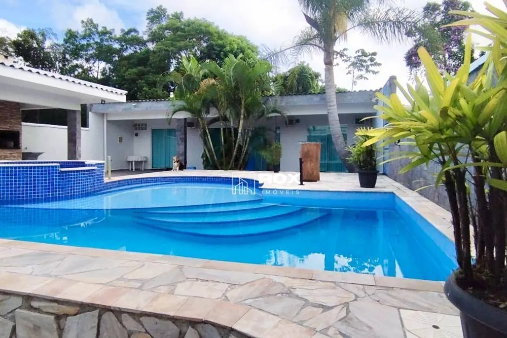 Casa, 4 quartos, 200 m² - Foto 1