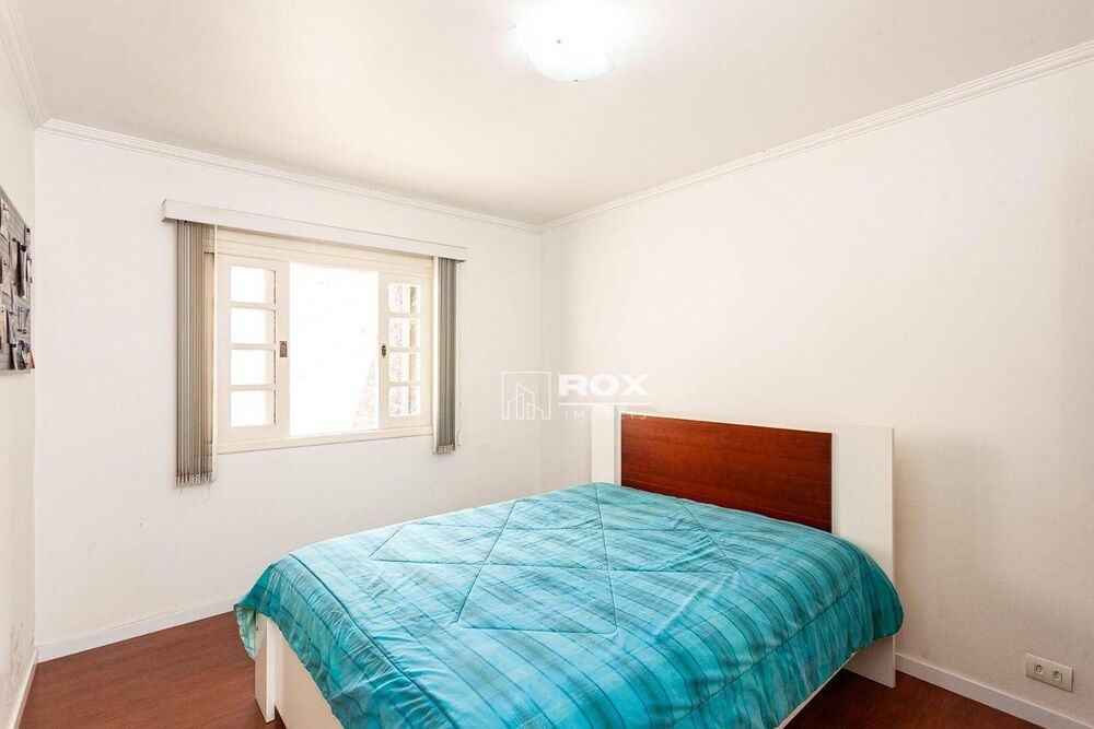 Casa à venda com 3 quartos, 194m² - Foto 4
