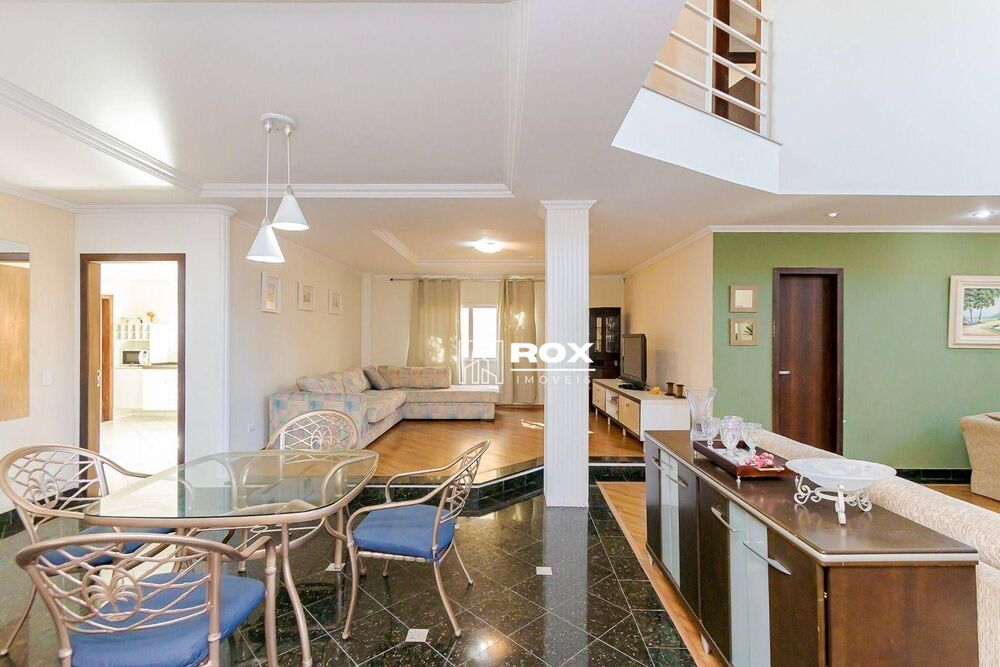 Casa para alugar com 4 quartos, 362m² - Foto 2