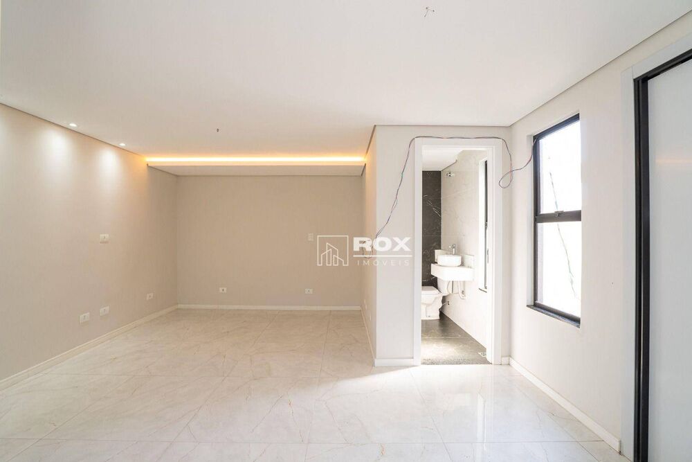 Sobrado à venda com 3 quartos, 202m² - Foto 2