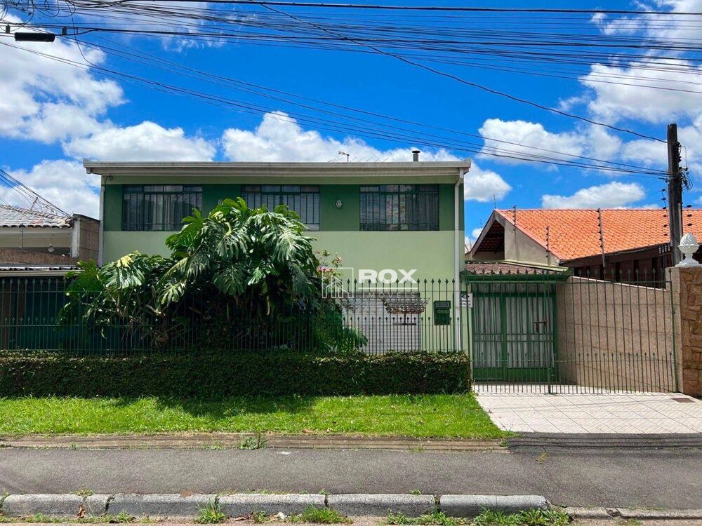 Sobrado à venda com 4 quartos, 200m² - Foto 1