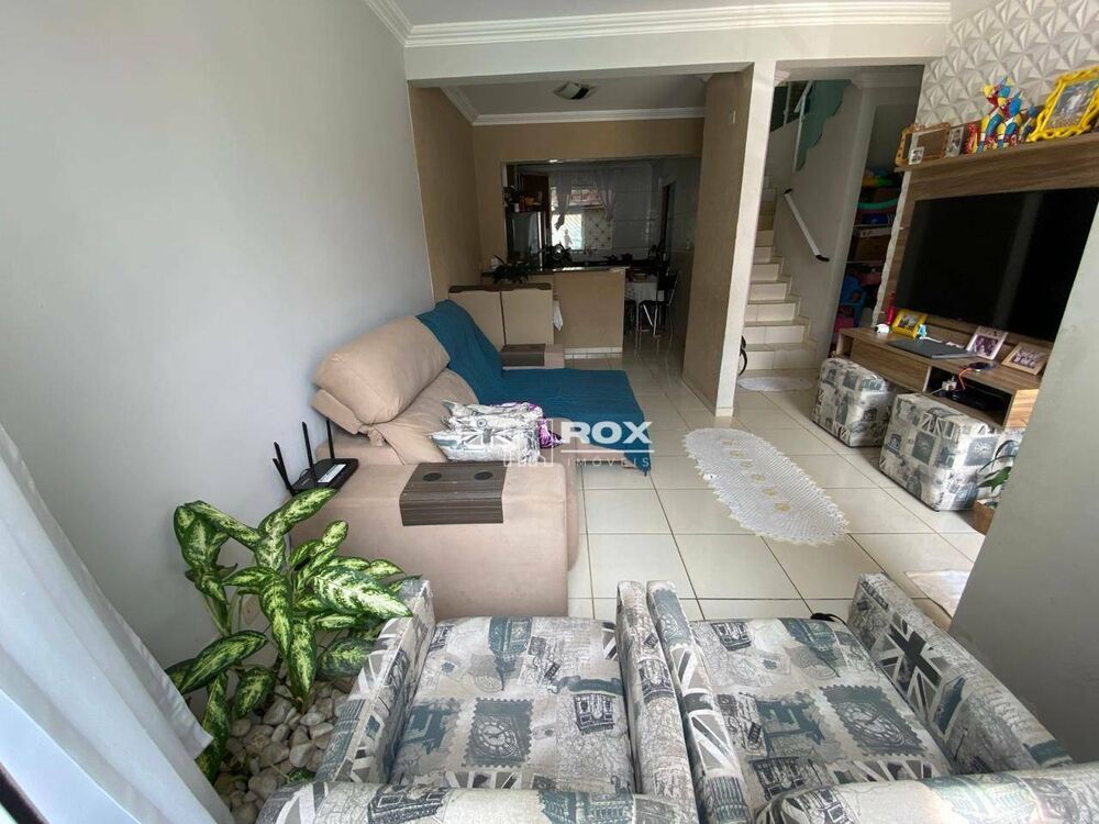 Sobrado à venda com 3 quartos, 122m² - Foto 1