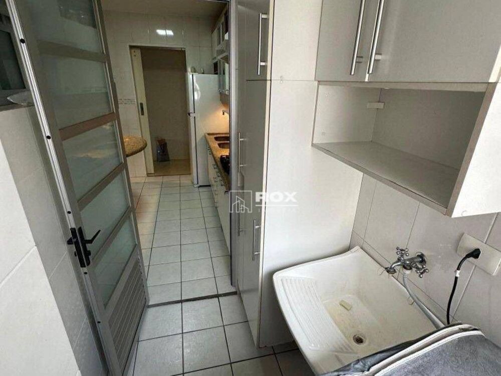 Apartamento à venda com 3 quartos, 75m² - Foto 1