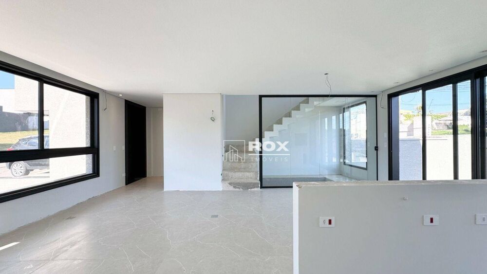 Casa de Condomínio à venda com 3 quartos, 269m² - Foto 2