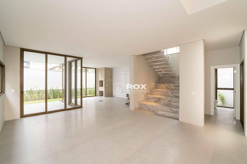 Casa de Condomínio à venda com 4 quartos, 290m² - Foto 2
