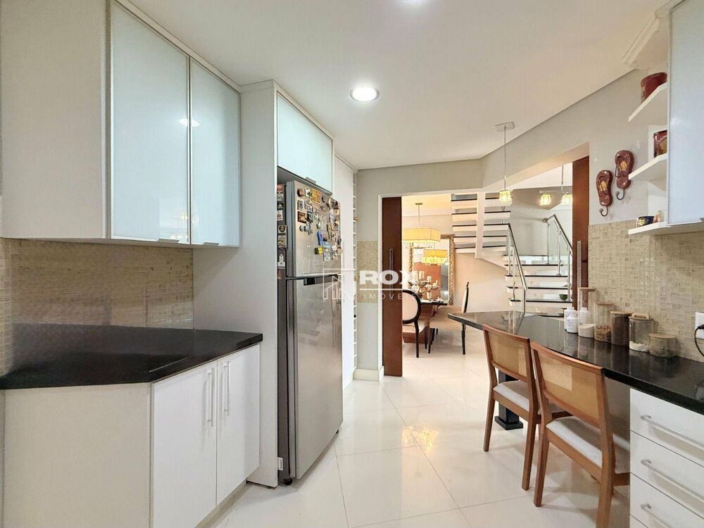 Casa de Condomínio à venda com 3 quartos, 200m² - Foto 13