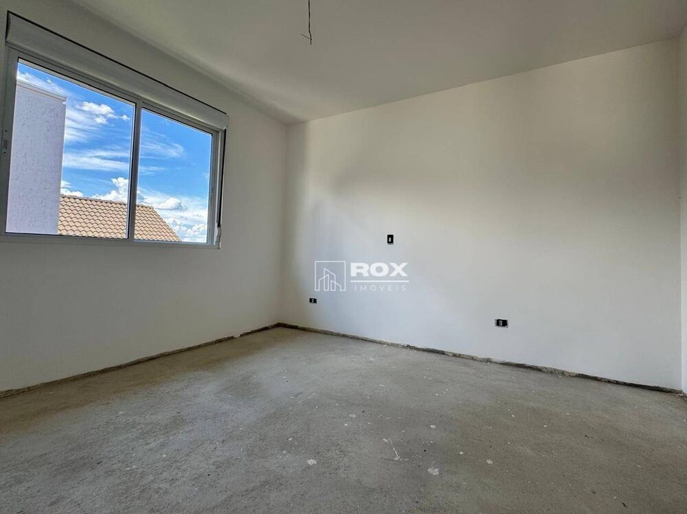Casa de Condomínio à venda com 4 quartos, 230m² - Foto 2